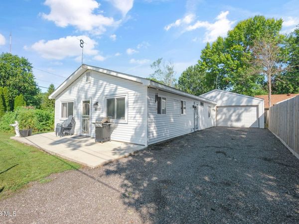 6013 James Road , Oregon, OH 43616