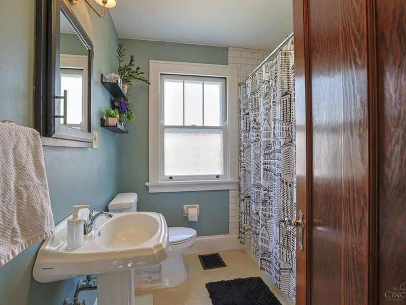1581 Wittekind Terrace, Cincinnati, OH 45224 Photo 33
