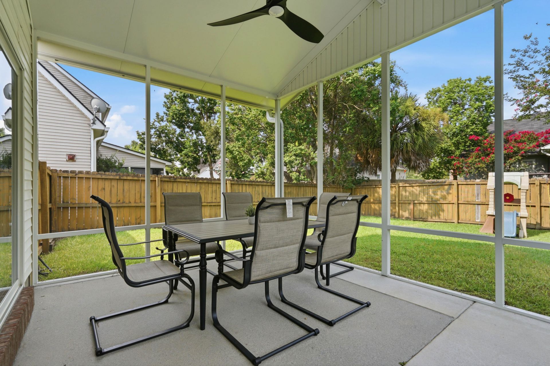150 Cabrill Drive Photo 17