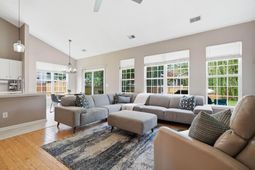 150 Cabrill Drive photo 4