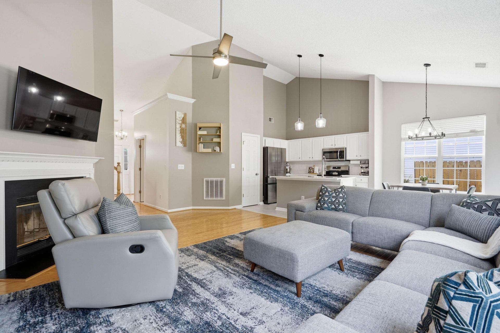 150 Cabrill Drive Photo 7