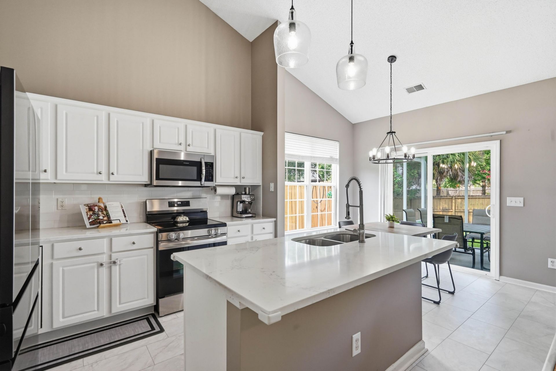 150 Cabrill Drive Photo 8