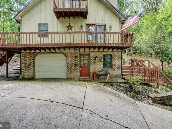 8140 MICHAUX DRIVE , FAYETTEVILLE, PA 17222