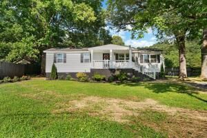 90 Whitman Street, Ringgold, GA 30736 Main Photo