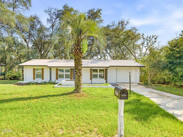 2007 Ambassador Court , Chipley, FL 32428