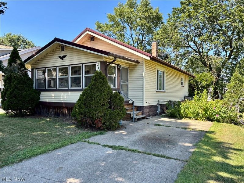 247 North Avenue NE, New Philadelphia, OH 44663 Photo 1