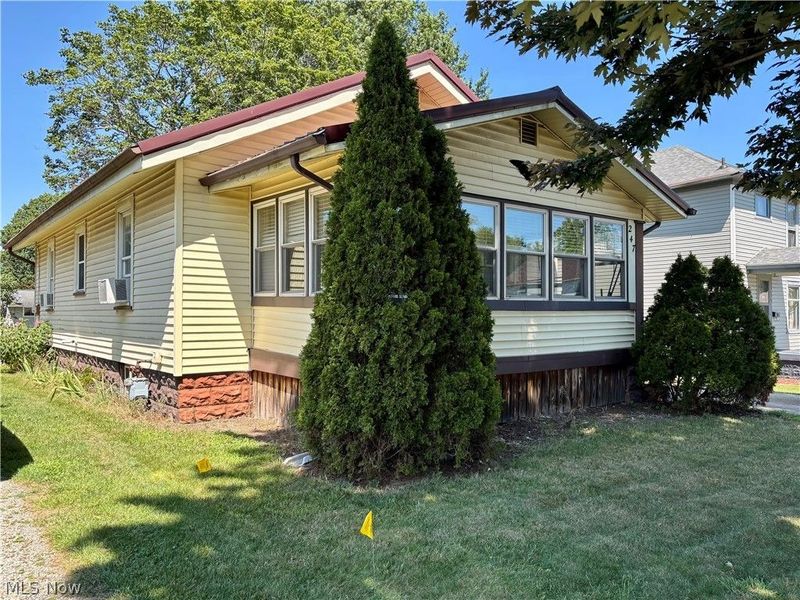 247 North Avenue NE, New Philadelphia, OH 44663 Photo 2