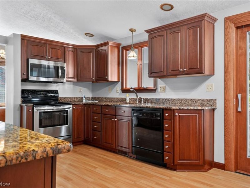 779 Cricket Avenue, Conneaut, OH 44030 Photo 10