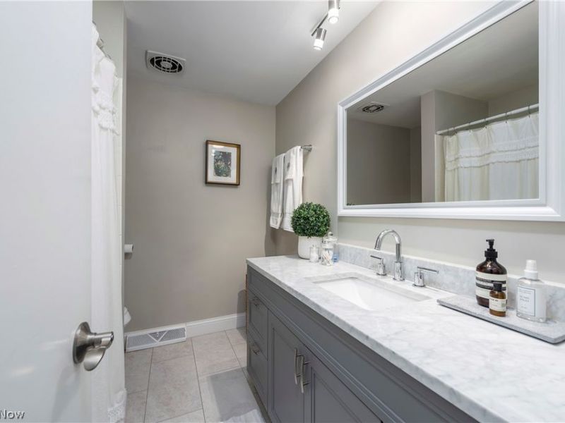 1920 Bromton Drive, Lyndhurst, OH 44124 Photo 24