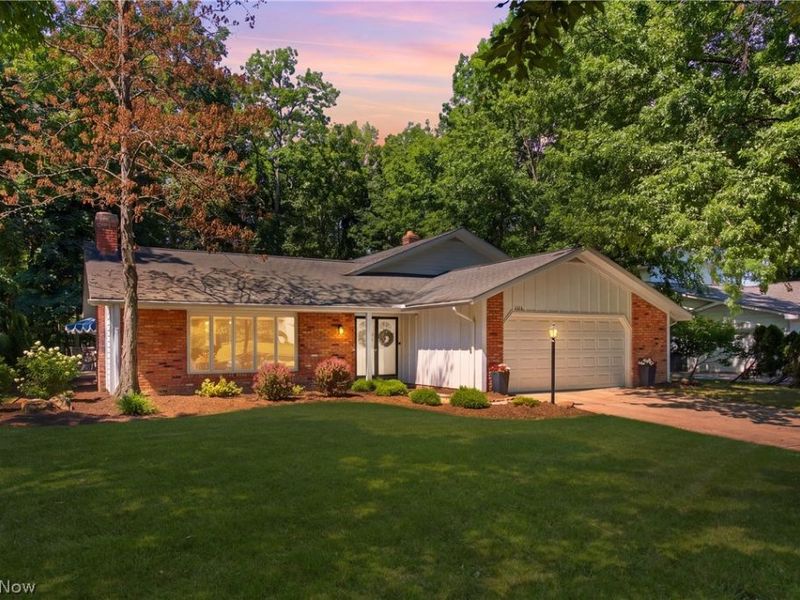 1920 Bromton Drive, Lyndhurst, OH 44124 Photo 46