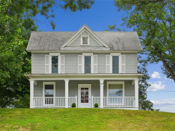 1308 Memorial Drive SE, Cedar Rapids, IA 52403