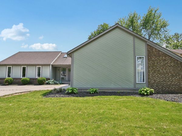 1727 Sioux Court , Grove City, OH 43123