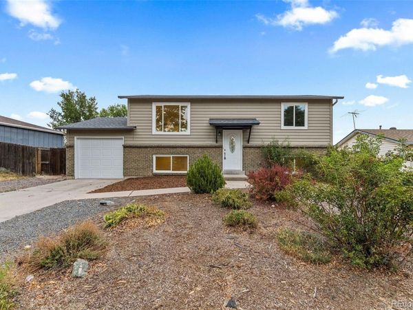 2882 S Mobile Street, Aurora, CO 80013