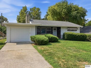 4907 Curlew Lane, Omaha, NE 68106