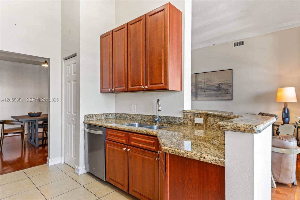 3001 NE 185th St , Unit 707, Aventura, FL 33180 Photo