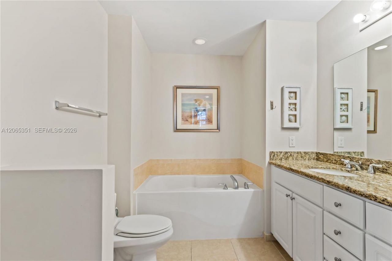 3001 NE 185th St , Unit 707, Aventura, FL 33180 Photo