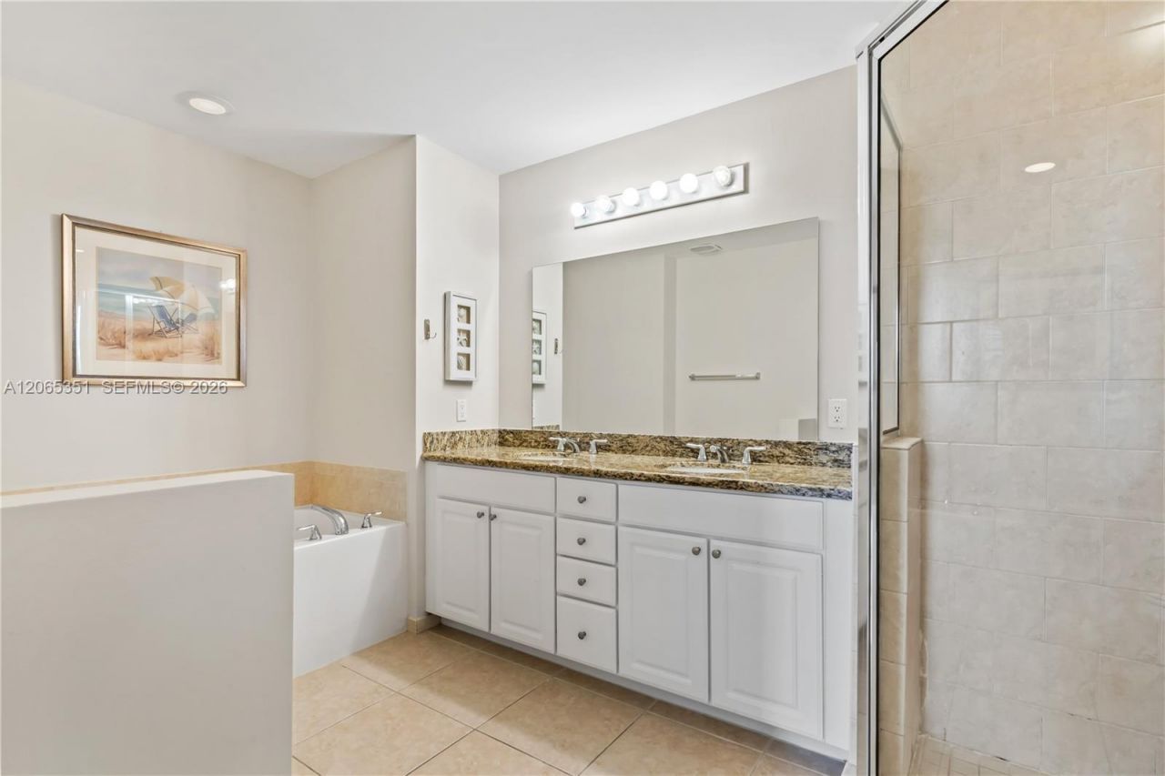 3001 NE 185th St , Unit 707, Aventura, FL 33180 Photo