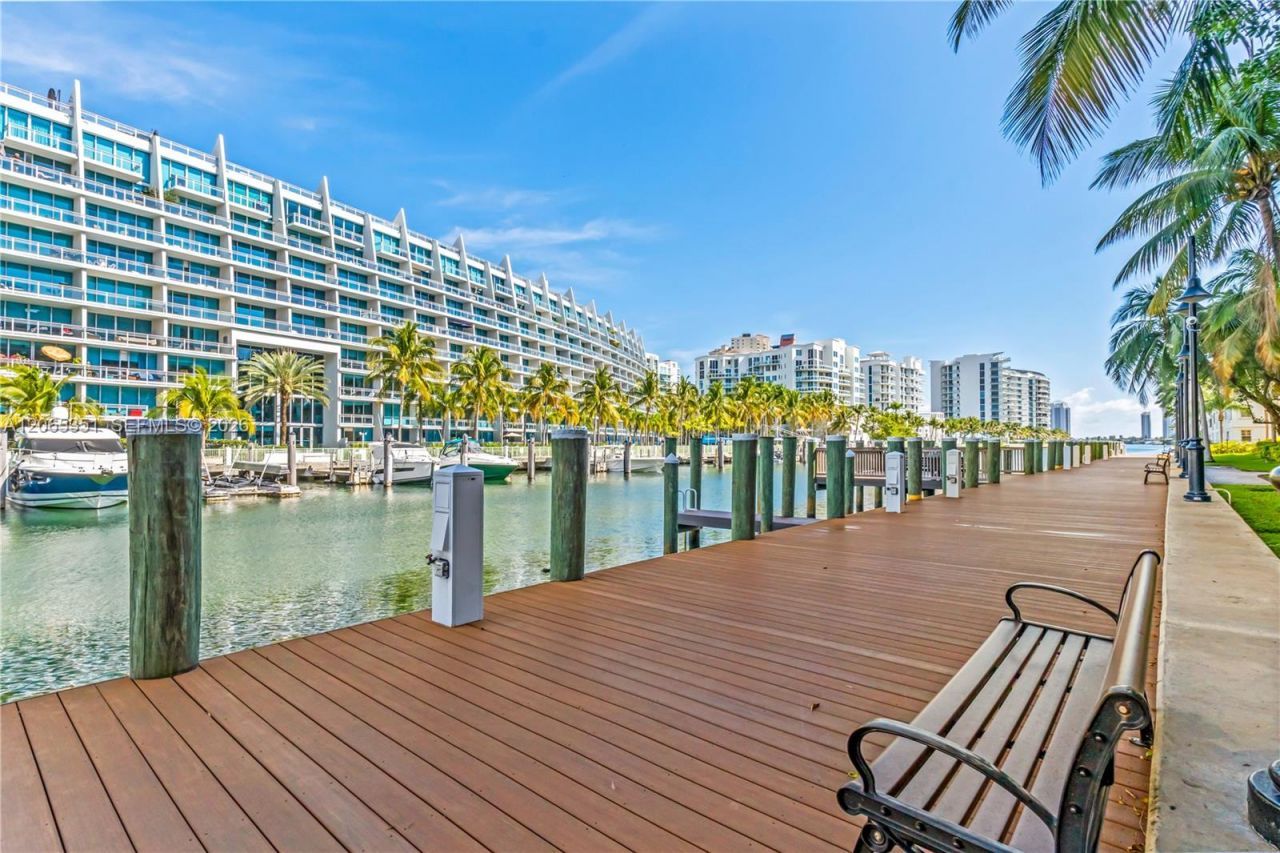 3001 NE 185th St , Unit 707, Aventura, FL 33180 Photo
