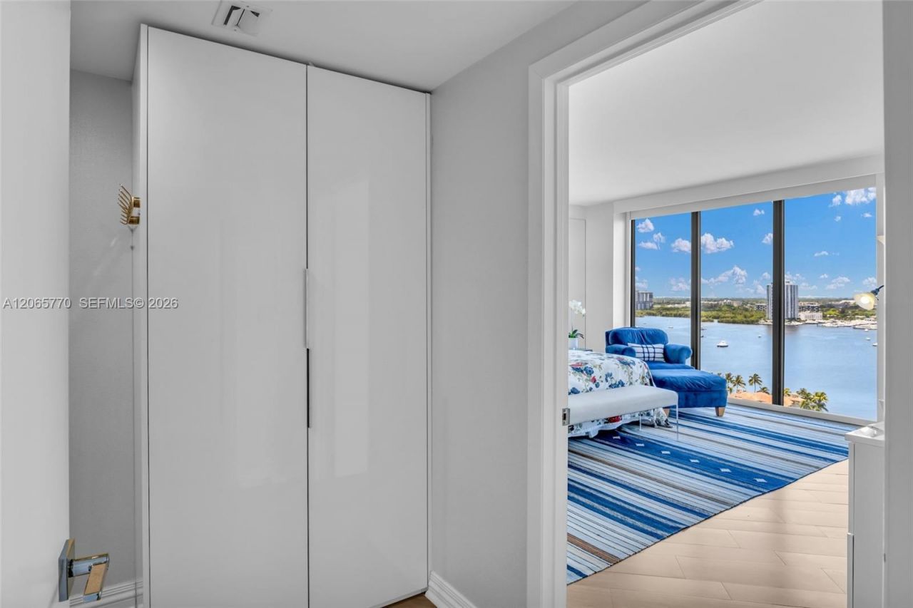 2000 Island Blvd, Unit 2006, Aventura, FL 33160 Photo