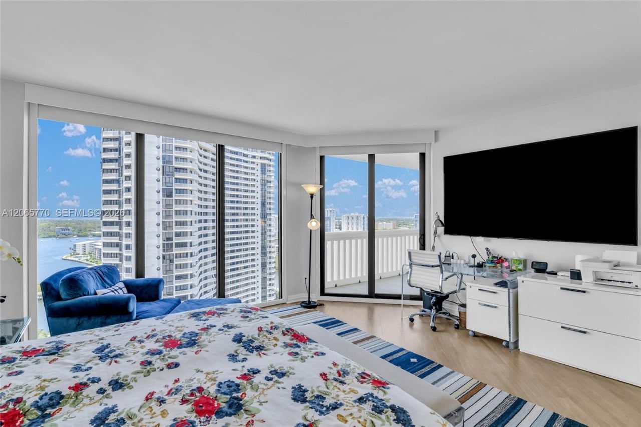 2000 Island Blvd, Unit 2006, Aventura, FL 33160 Photo