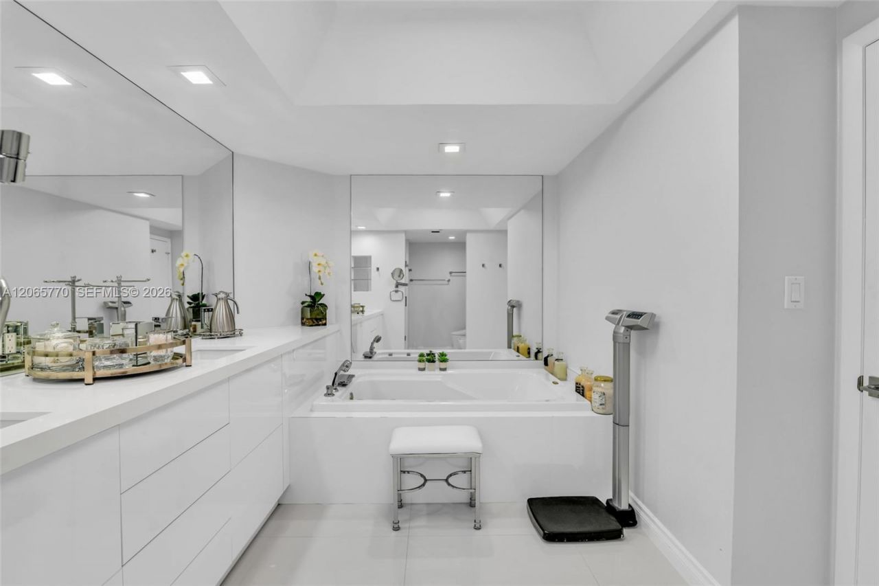 2000 Island Blvd, Unit 2006, Aventura, FL 33160 Photo