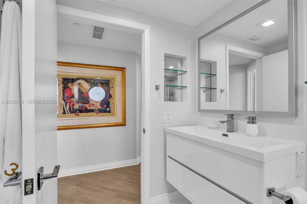 2000 Island Blvd, Unit 2006, Aventura, FL 33160 Photo