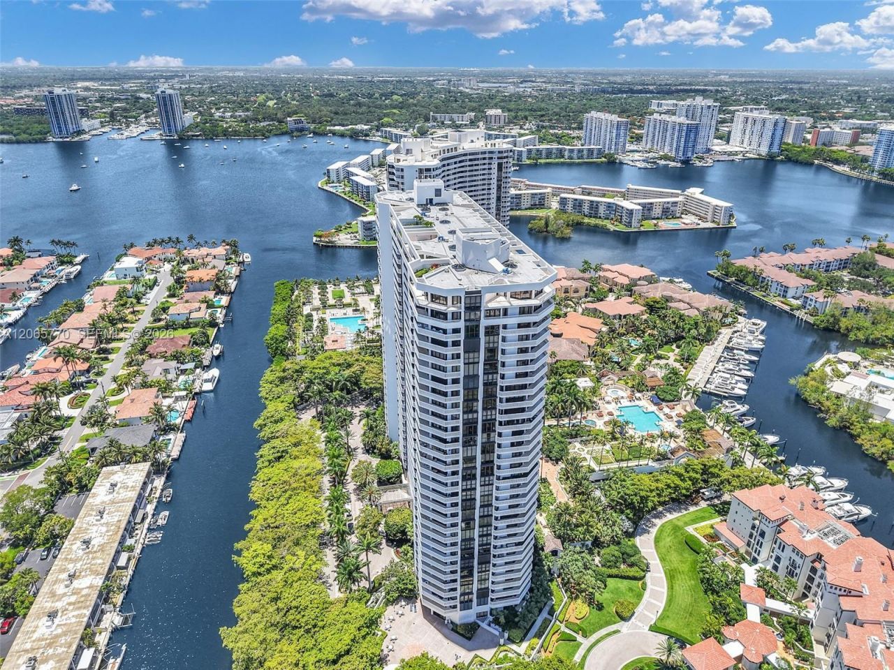 2000 Island Blvd, Unit 2006, Aventura, FL 33160 Photo