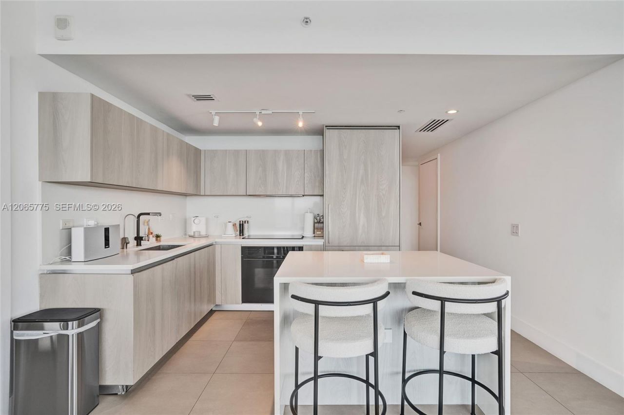 3131 NE 7th Ave, Unit 306, Miami, FL 33137 Photo