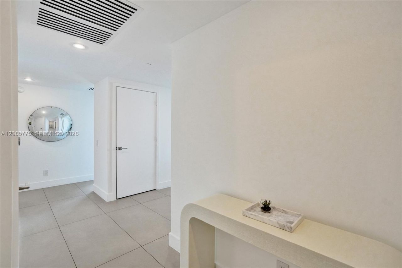 3131 NE 7th Ave, Unit 306, Miami, FL 33137 Photo