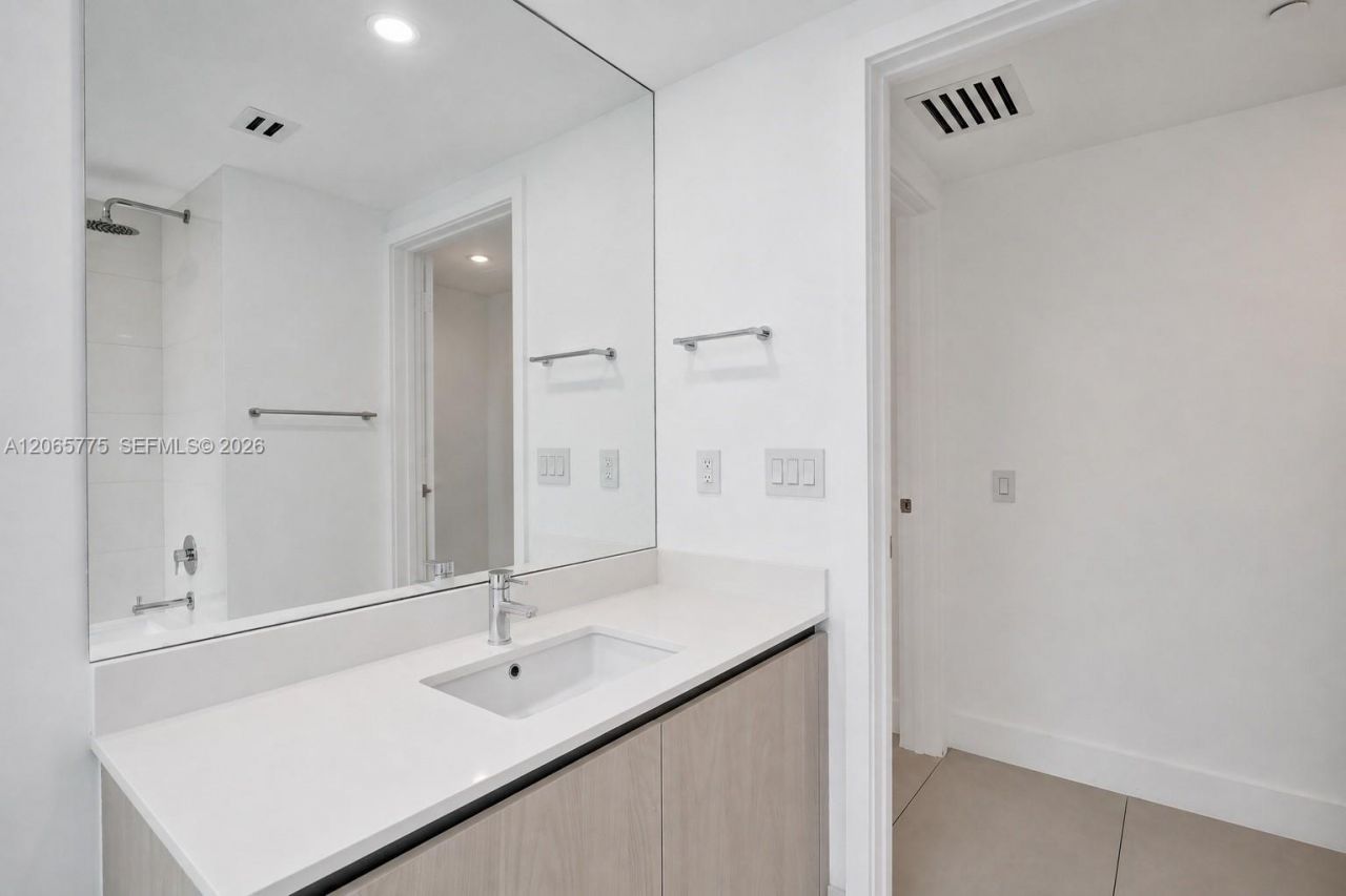 3131 NE 7th Ave, Unit 306, Miami, FL 33137 Photo