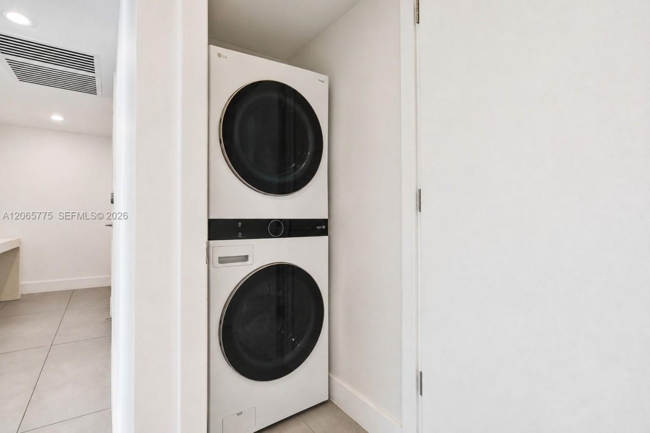 3131 NE 7th Ave, Unit 306, Miami, FL 33137 Photo