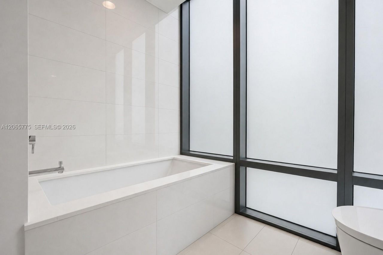 3131 NE 7th Ave, Unit 306, Miami, FL 33137 Photo