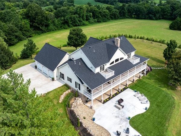 205 Howell Road, Defiance, MO 63341