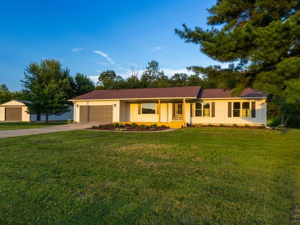 5211 S 450 Road E, Columbus, IN 47203