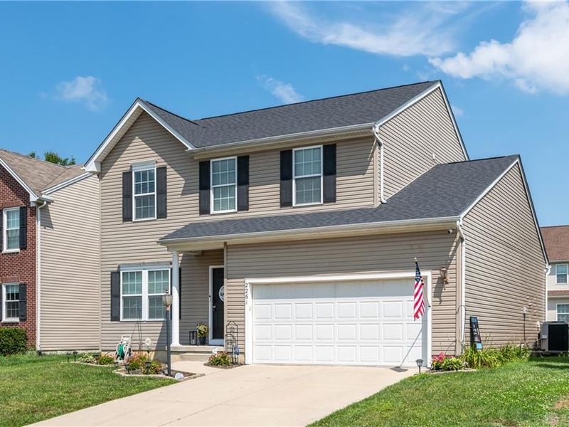 2261 Girard Lane, Troy, OH 45373 Photo 2