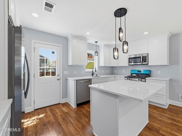 270 Alpine Way, Laurence Harbor, NJ 08879