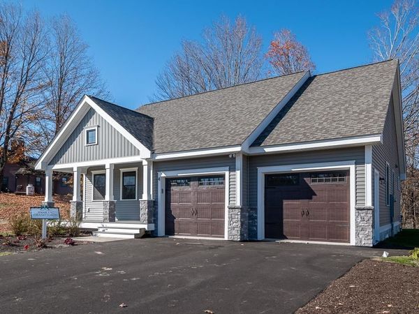 20 Edgewater Drive, Brentwood, NH 03833