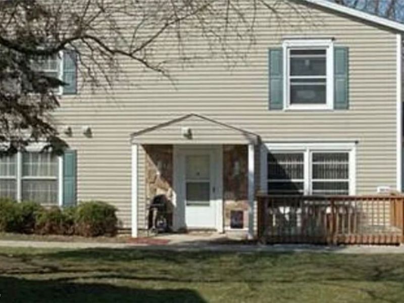 300 Canterbury Lane, Unit A26, Medina, OH 44256 Photo 2