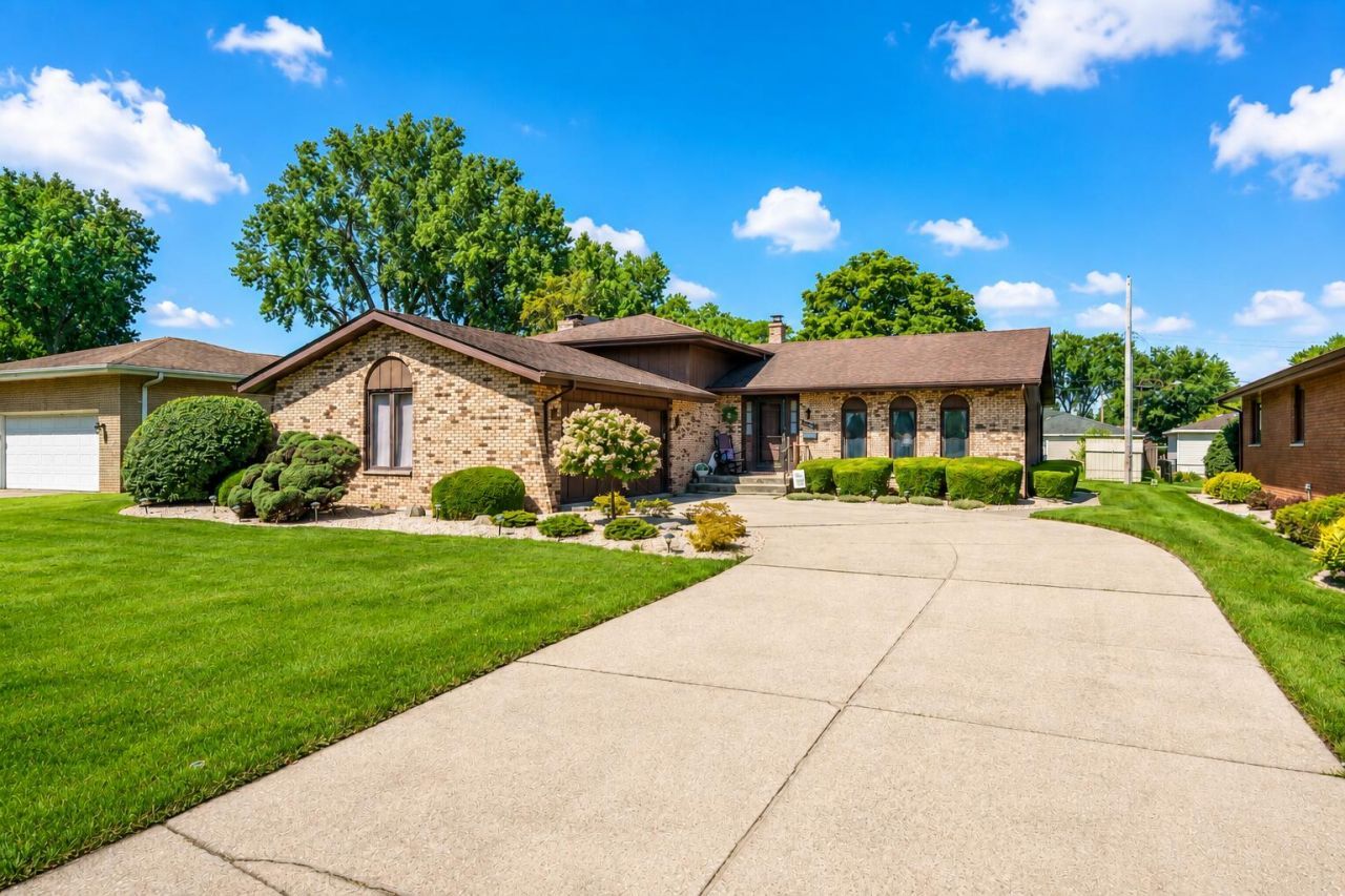 8144 Tapper Avenue, Munster, IN 46321 Main Photo