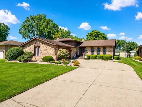 8144 Tapper Avenue, Munster, IN 46321