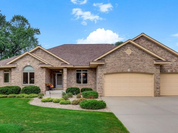 3205 Woodbridge Street, Shoreview, MN 55126