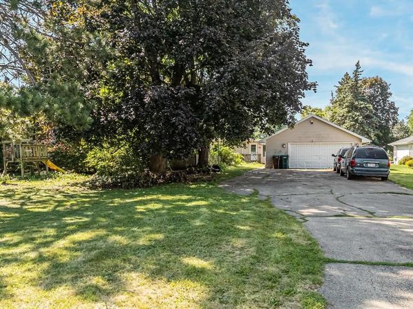 2805 W 1ST AVENUE, Appleton, WI 54914