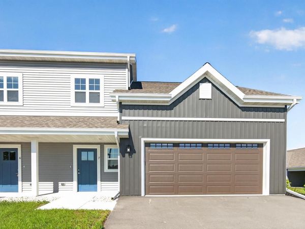 1675 Reigle DRIVE, Unit 7, Kewaskum, WI 53040