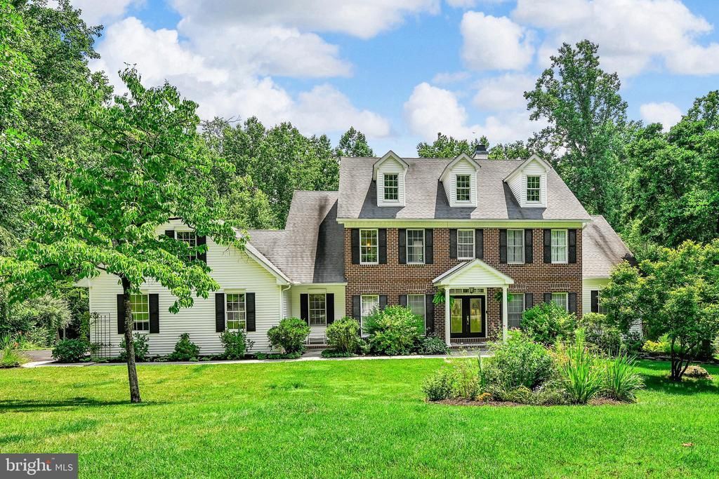 2475 WOODLAND HILLS COURT , HELLERTOWN, PA 18055