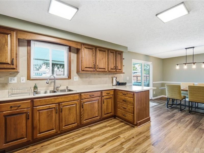 7028 Safari Drive, Huber Heights, OH 45424 Photo 10