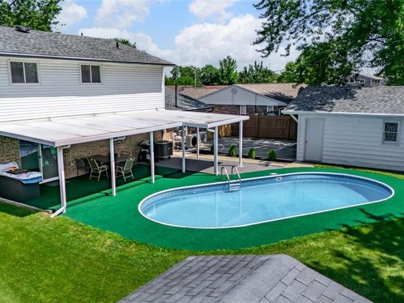 7028 Safari Drive, Huber Heights, OH 45424 Photo 2