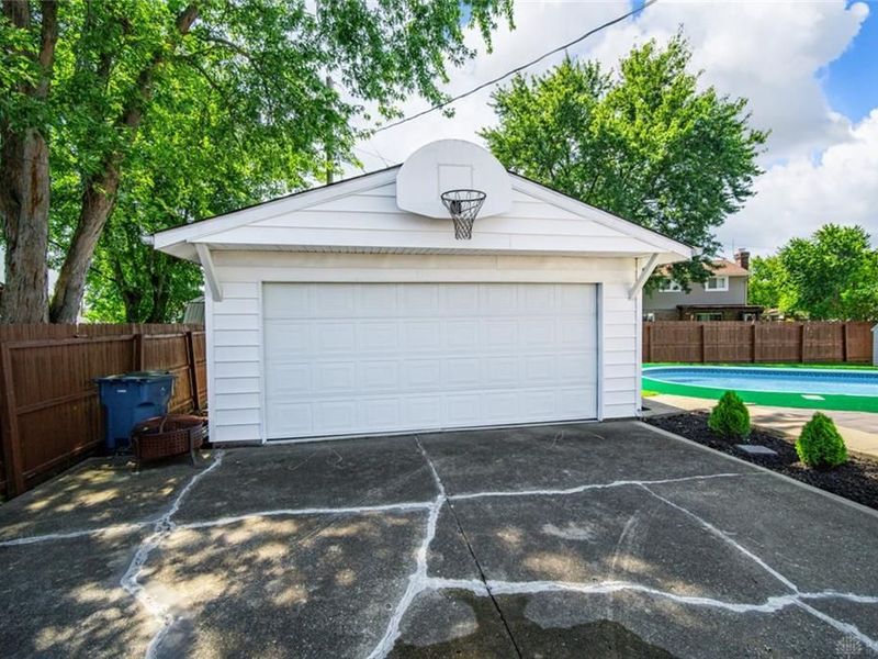 7028 Safari Drive, Huber Heights, OH 45424 Photo 5