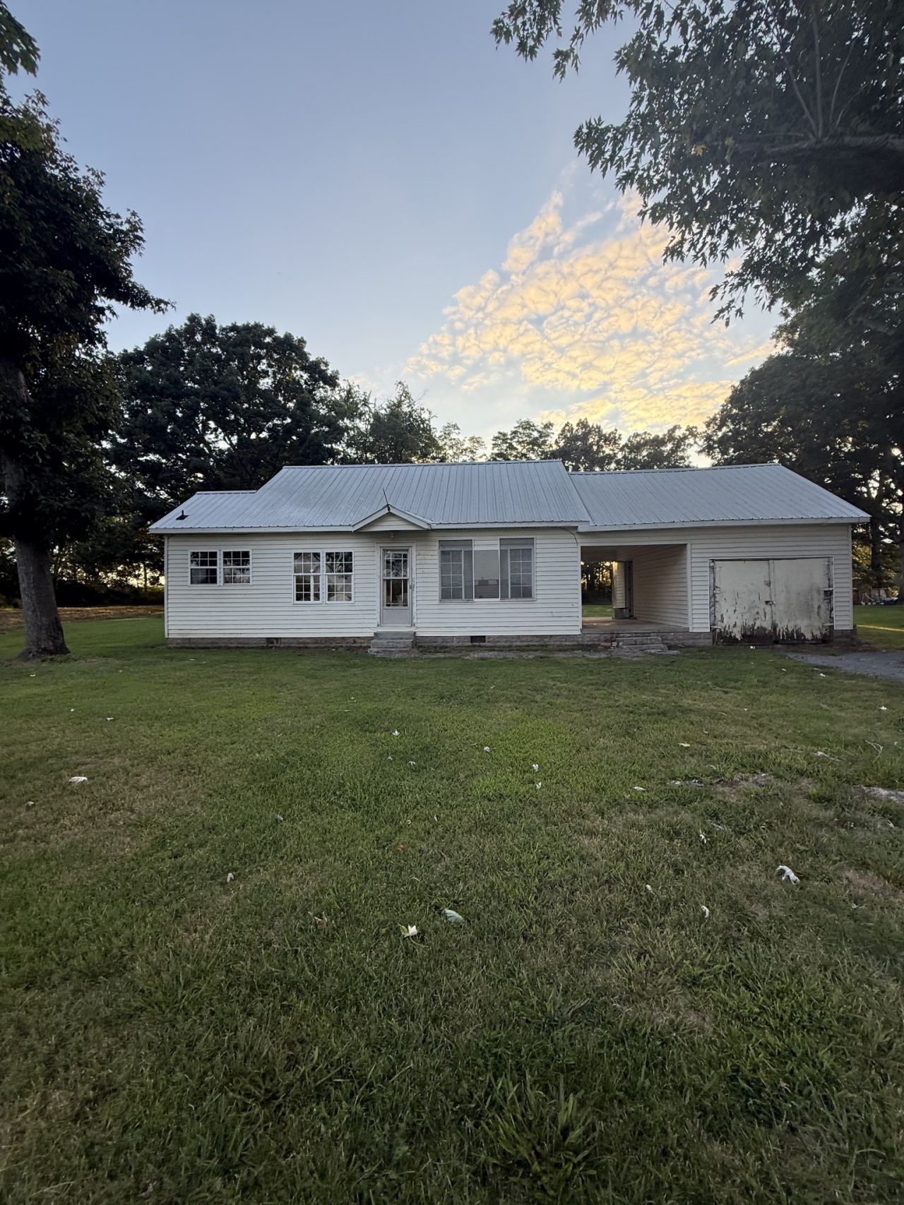 198 Browns Rd , Lafayette, TN 37083 Main Photo