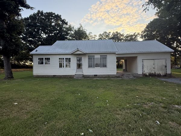 198 Browns Rd , Lafayette, TN 37083