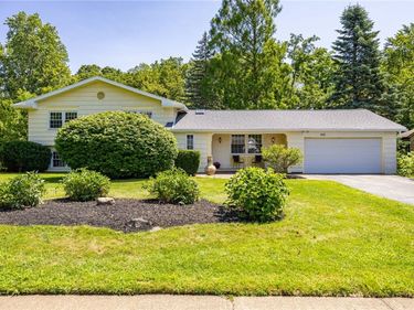 512 Black Walnut Drive, Rochester, NY 14615